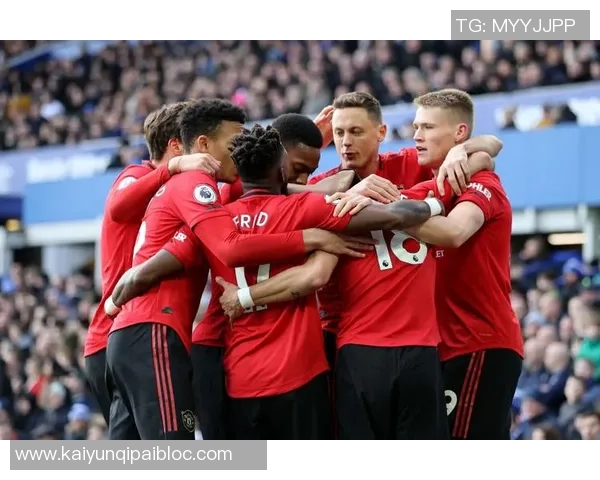 苏莱禁区外左脚轰炸世界波罗马扳平德赫亚无奈失守 苏莱禁区外左脚轰炸世界波罗马扳平德赫亚无奈失守