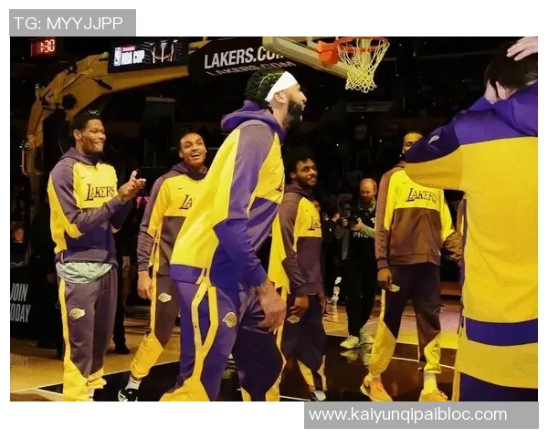 浓眉谈位置调整:打五会影响身体在湖人夺冠时我也是打四 浓眉谈位置调整:打五会影响身体在湖人夺冠时我也是打四