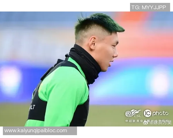 方昊长传单刀机会被铲失国安后场传球失误引发险情