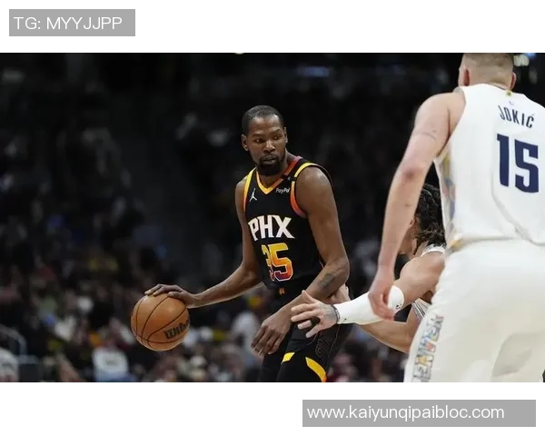 杜兰特呼吁队友主动创造机会不要总是依赖传球给他